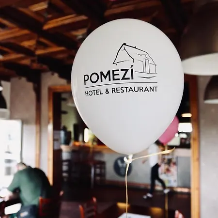 Pomezi 3*
