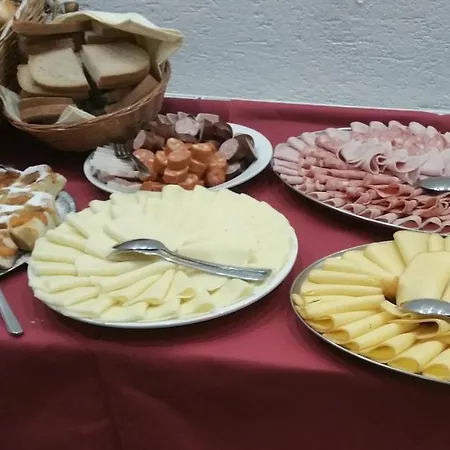 Pomezi 3*