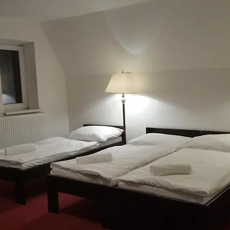 Pomezi Hotel 3*
